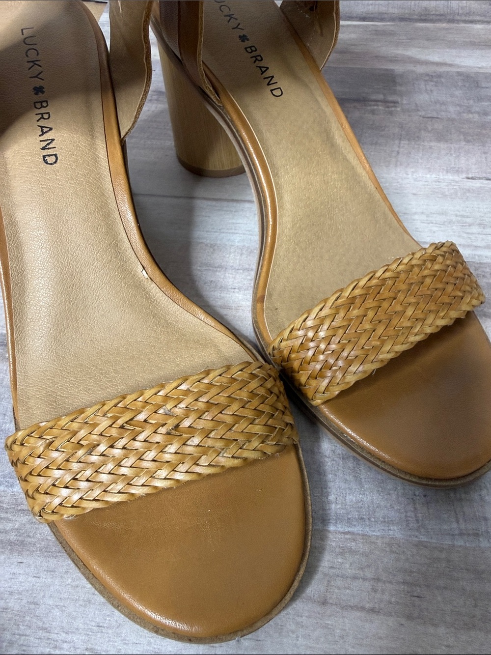 NWOT Lucky Brand Pomme Sandals 8.5 - Picture 5 of 5